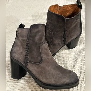 Pikolinos Gray Suede block heel bootie size 37 like new condition